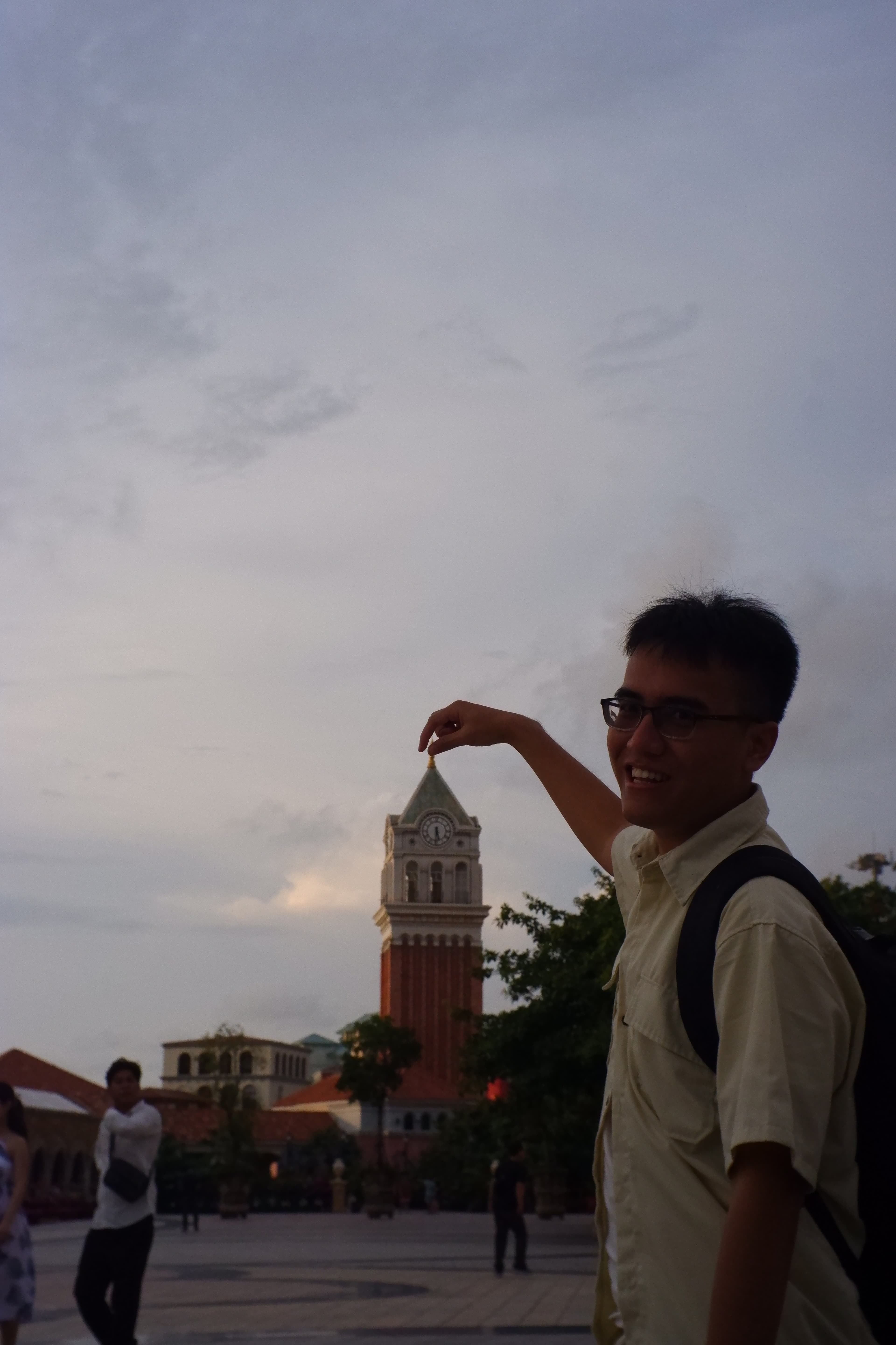 mr minh holding tháp